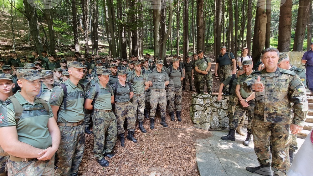 Стотици почетоха паметта на Хаджи Димитър на връх Бузлуджа