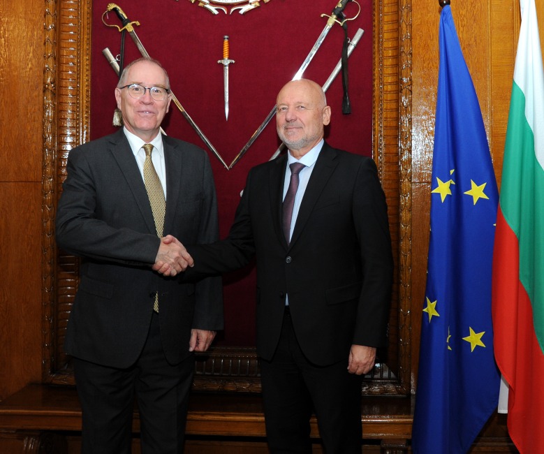 Министърът на отбраната Тодор Тагарев проведе среща с Н. Пр. Раймунд Фурер, извънреден и пълномощен посланик на Швейцария в България